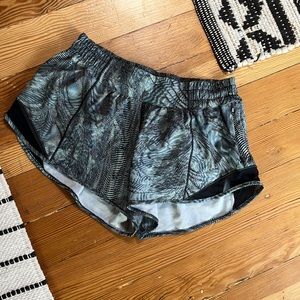 Lululemon Hotty Hot Shorts Low Rise